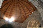 Dentro de la cúpula de madera del palacio omeya, la ciudadela de Amman, Amman, Jordania.