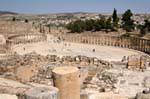 La vista Oval desde el Templo de Zeus, Jerash, Jordania.