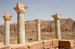 Columnas restaurados Iglesia bizantina, Petra Ciudad Baja, Jordania.