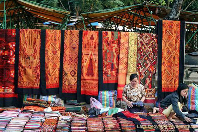Típico mercado de Luang Prabang, Laos