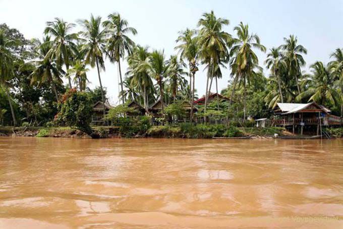En el río de Mekong Laos Sud, Laos