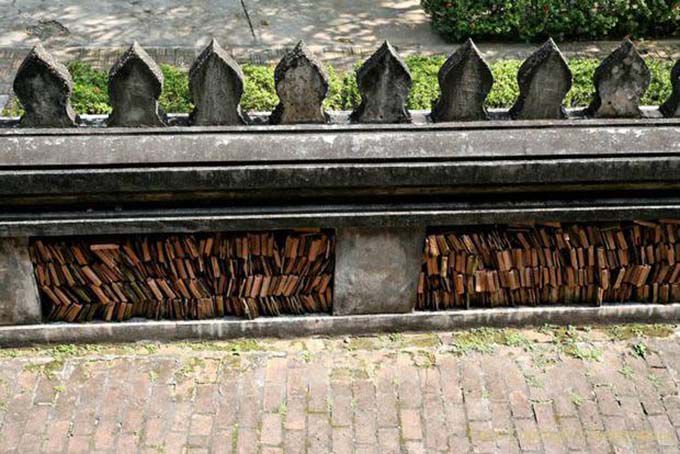 Ladrillos Piso en la pared, Wat Ho Phra Kaew, Vientiane, Laos