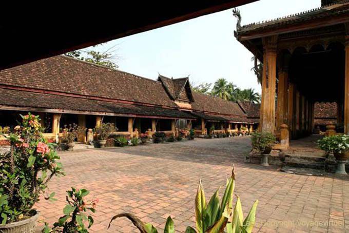 En el interior del claustro, Wat Si Saket, Vientiane, Laos