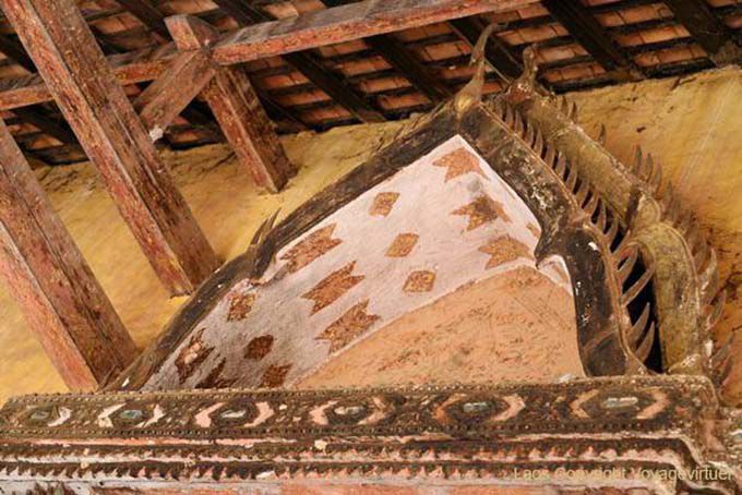Decoración calada de madera pintada, Wat Sisaket, Vientiane, Laos