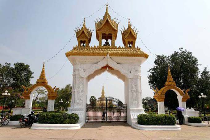 Entrada Monumento Pha That Luang, Vientiane, Laos