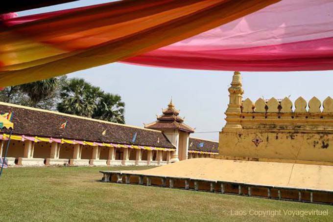 Los preparativos para el Festival Thatluang, Pha That Luang, Vientiane, Laos