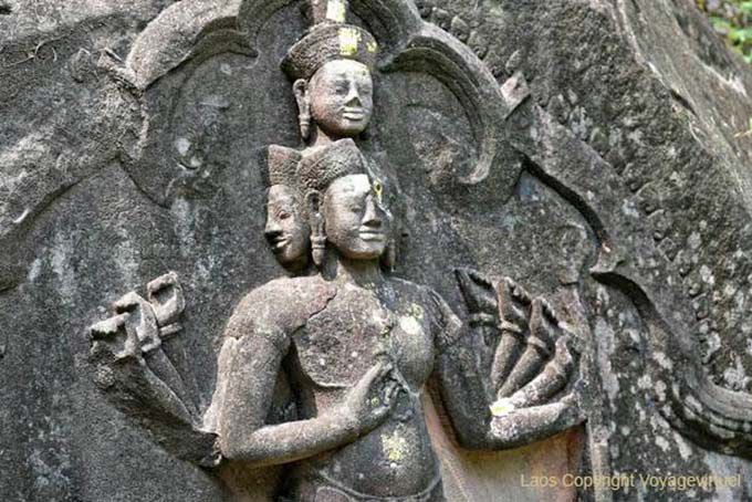 Trimurti, la trinidad hindú en piedra, Vat Phou, Laos