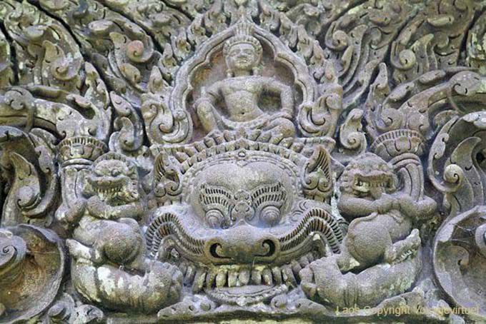 Dentues monstruos, Vat Phou, Laos