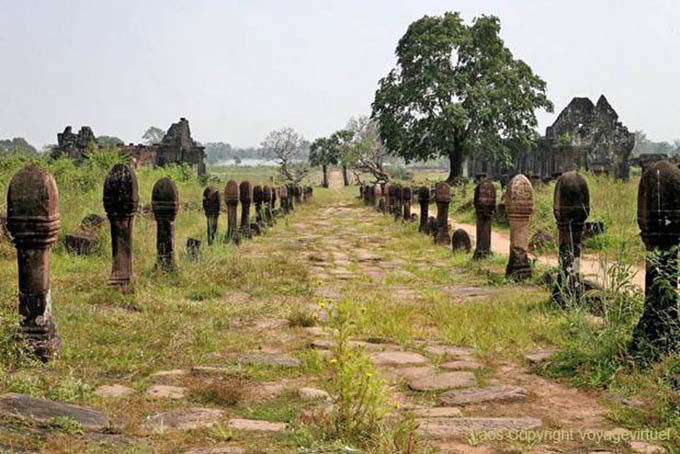 Sendero lingas, Vat Phou, Laos