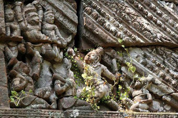 Escena Guerrero en el santuario, Wat Phu, Laos