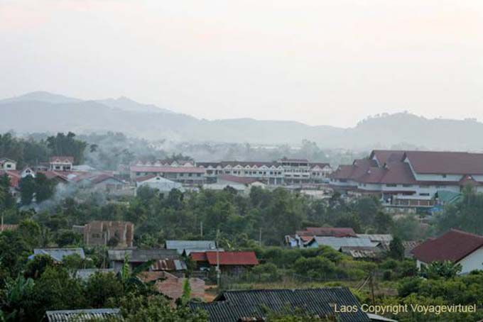 Vista a la ciudad Phonsavan mañana, Xieng Khouang, Laos