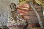 Antiguo Buda Wat Chom Phe, Luang Prabang, Laos.