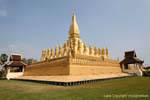 Panorama de Pha That Luang Stupa, Wat That Luang, Vientiane, Laos.
