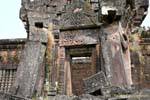 Entrada deteriorada, Vat Phou, Laos.