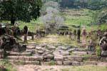 Calzada pavimentada con lingas, Wat Phu, Laos.