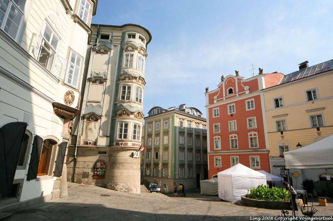 Altstadt, pequeña plaza, Linz - Austria