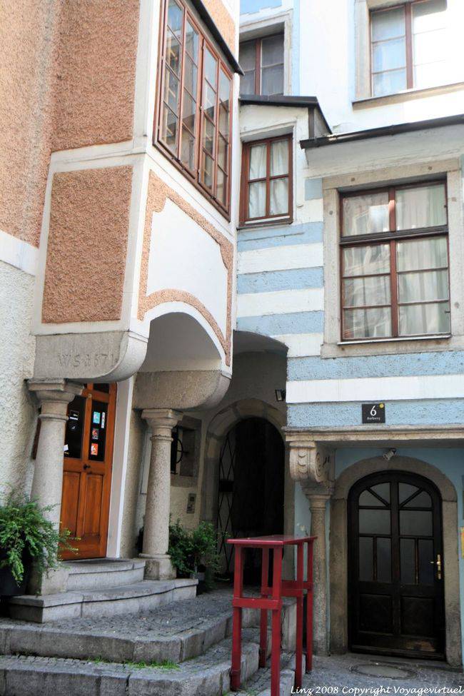 Voladizo de puerta, Altstadt, Hofberg, Linz - Austria