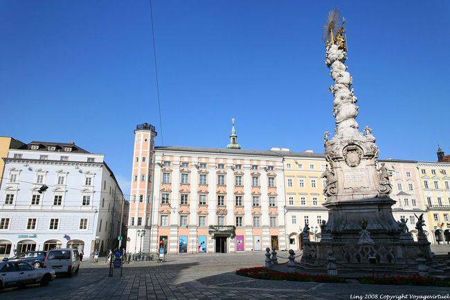 Hauptplatz, Rathaus und Dreifaltigkeitssaule, Linz - Austria