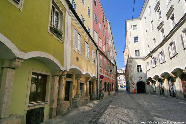 Pfarrgasse, arcadas antiguas, Linz - Austria