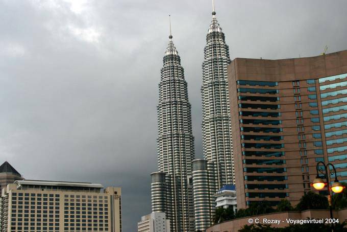 Los dos rascacielos, los edificios más altos del mundo, Petronas, Kuala Lumpur - Malasia