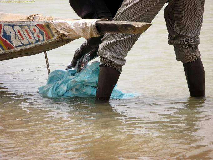 Entre Mopti et Tombouctou Pecheur Mali