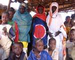 Latakaff, une famille colorée posant, Mali.
