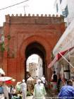 El kisaria puerta roja, Bab el Kasbah, Larache, Marruecos.