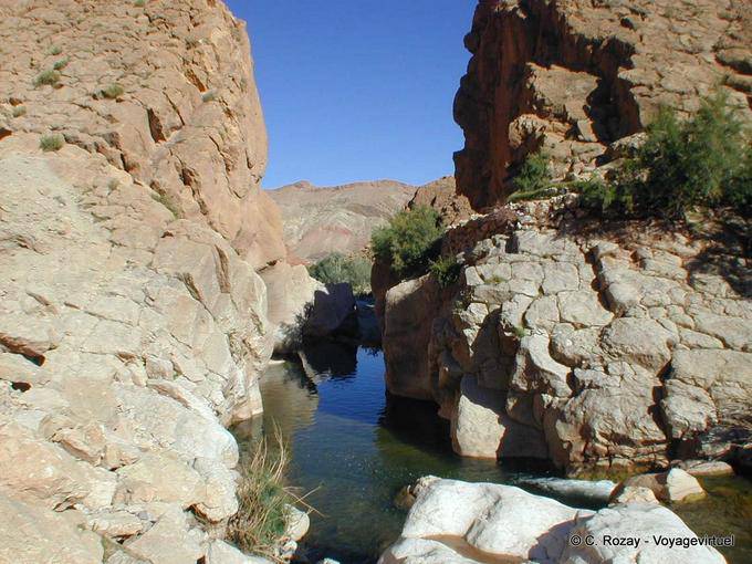 Pasaje Riego entre las rocas, Valle de las Rosas - Marruecos