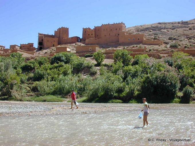 Fortificado pueblo bereber del Valle de las Rosas, Dades - Marruecos