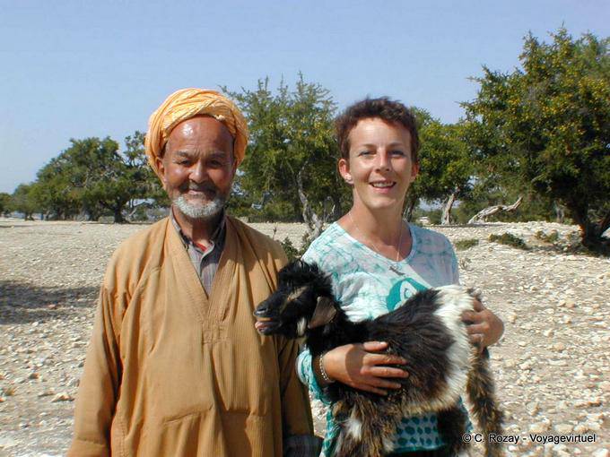 Essaouira, andar con un pastor entre argán - Marruecos