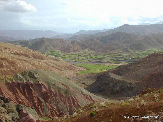 Vista al Valle montando el Ti'zn Tichka - Marruecos