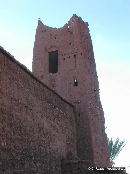 Ait Ben Haddou, una de las torres en las esquinas de la Ksar - Marruecos