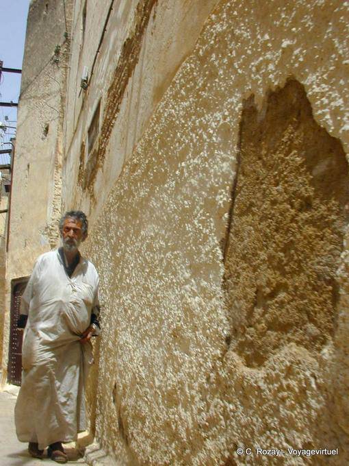 Walker en la medina, Meknes - Marruecos