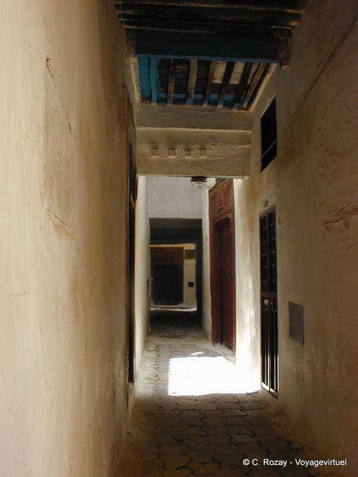 Luz en la transición del antiguo Meknes - Marruecos