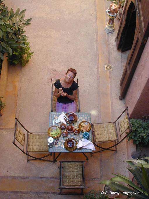 Ouzoud, Desayuno en la casa de huéspedes Riad - Marruecos