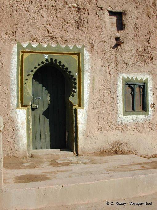 Puerta morisca y muro de tierra, Tamedakhte - Marruecos