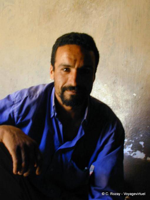 Si él le invita a tomar el té, vaya para él, Tamdakhte - Marruecos