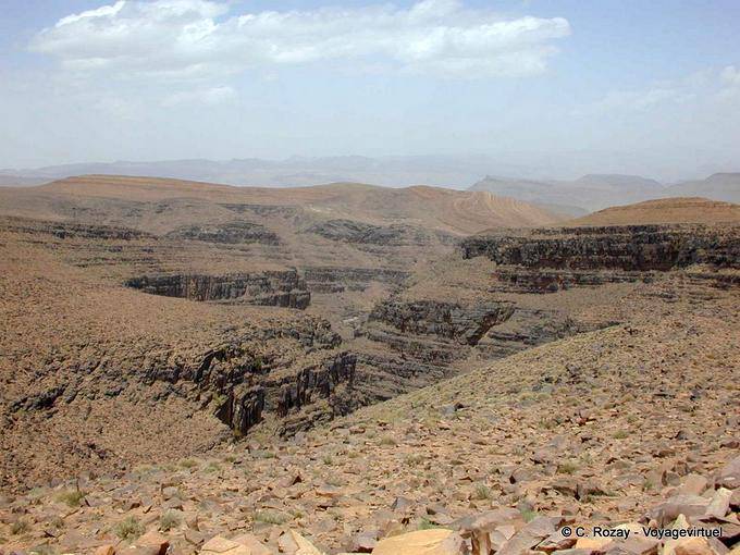 Paisaje de la carretera a AGDZ entre Ouarzazate y Zagora - Marruecos
