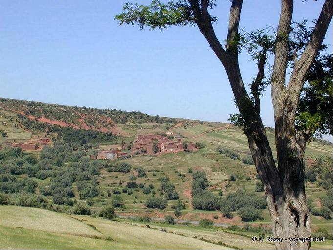 Un pueblo con los colores de Marruecos, equivale a Ouarzazate - Marruecos