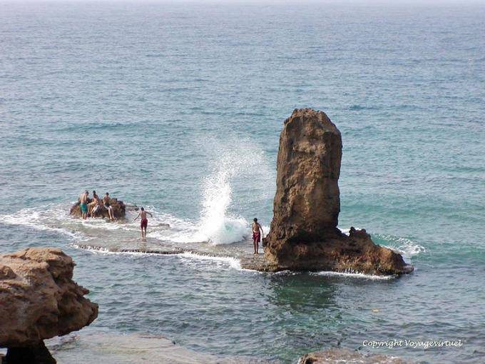 Roca soplador playa RMOD Ixdain, Cebadilla Al Hoceima - Marruecos