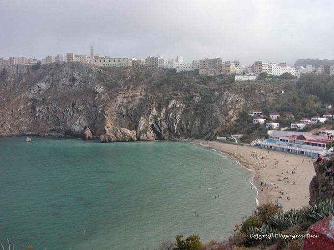 Vista a la ciudad y la playa Quemado, Al Hoceima - Marruecos