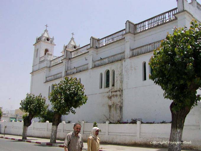 El cristiano iglesia de San Bartolomé, en lugar Zellaka, Asilah - Marruecos