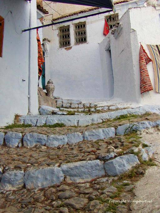 Close up de la antigua escalera, Chefchaouen - Marruecos