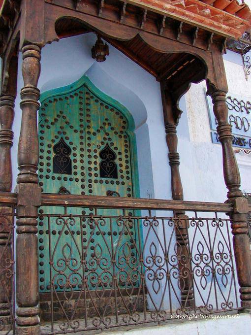 Madera Balconnet y hierro forjado, Chefchaouen - Marruecos