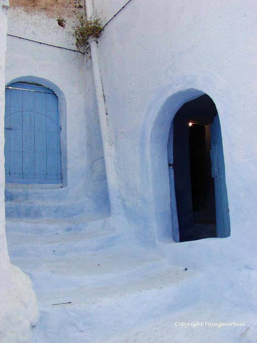 Puerta abierta y entrada bereber, Chefchaouen - Marruecos