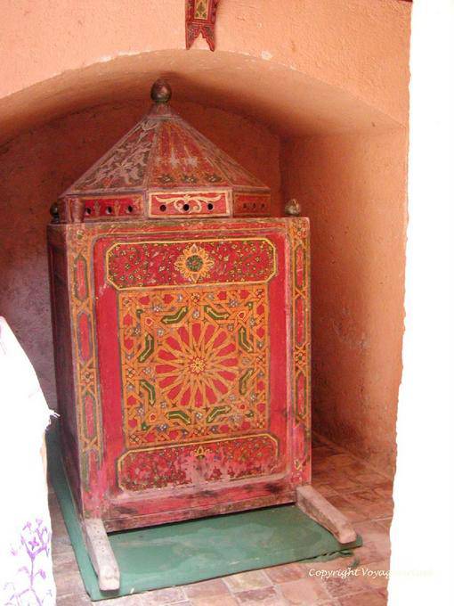 Madera pintada en el pecho novia, Museo Etnográfico, Chefchaouen - Marruecos