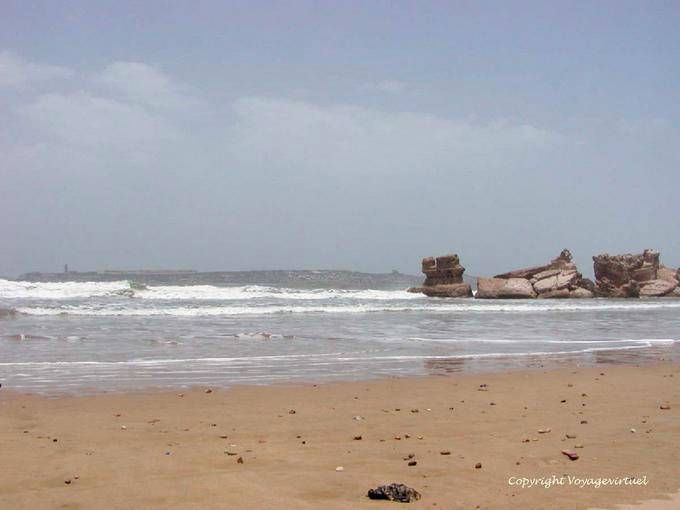 Playa en frente de la torre de fuego, Borj el Baroud, Essaouira Mogador - Marruecos