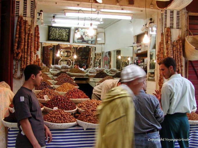 Tienda de fruta seca, higos y dátiles, Fez el Bali Medina - Marruecos