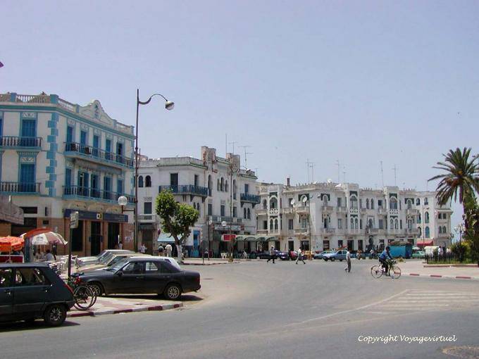 Fachadas en la Plaza de la Liberación, Larache - Marruecos