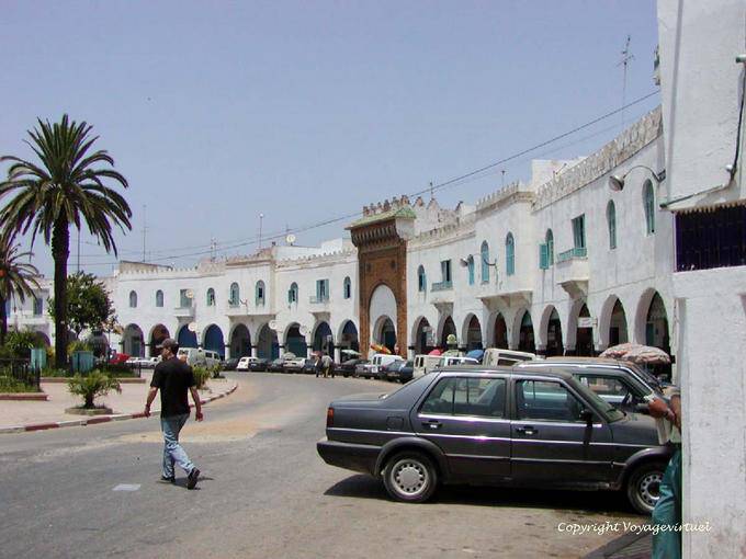 Arcos circulares, Plaza de la Liberación de Bab el Khemis, Larache - Marruecos